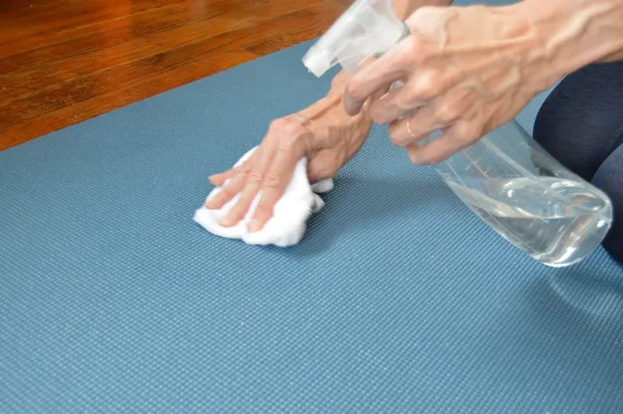 How to Clean a Rubber Yoga Mat 2