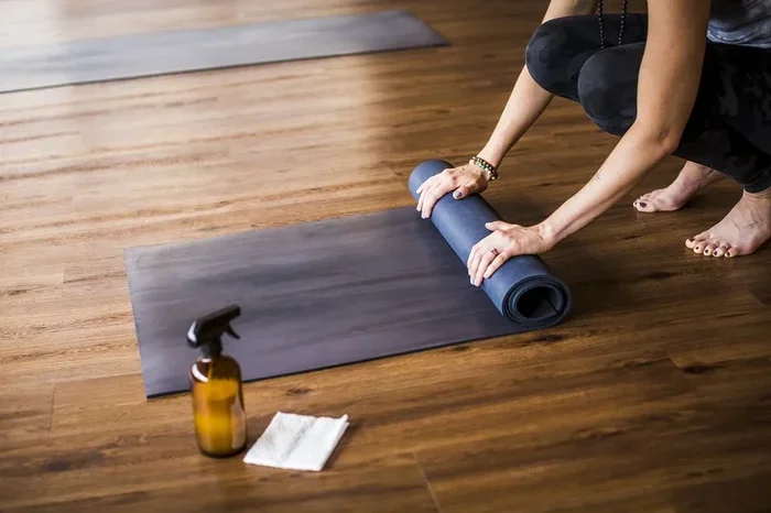 Can You Clean Yoga Mat with Alcohol 2