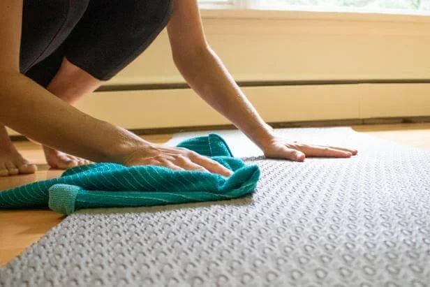 How Do You Clean a Yoga Mat 2