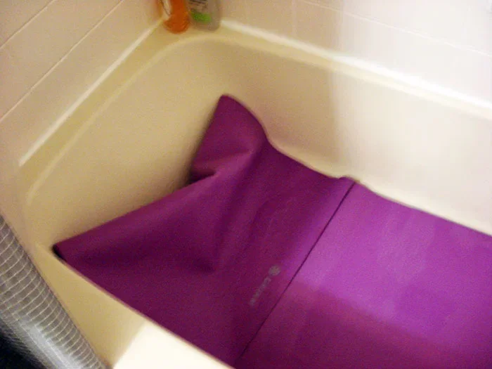 How to Clean Lululemon Yoga Mat in Bathtub