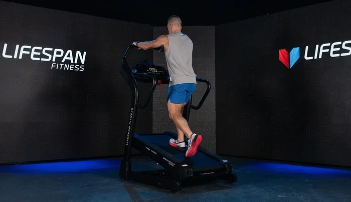How to Burn 2000 Calories on a Treadmill