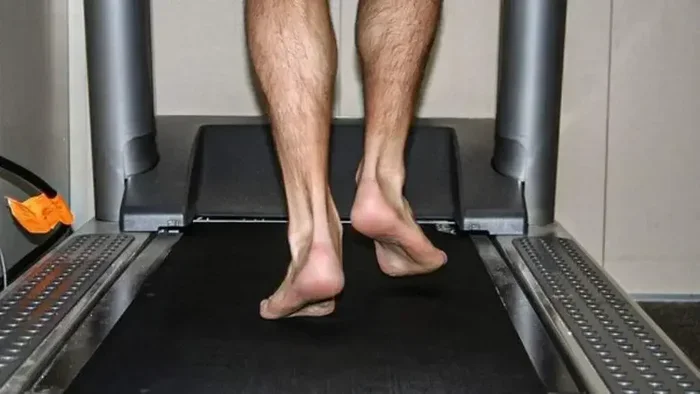 Is It Better to Walk on Treadmill Barefoot