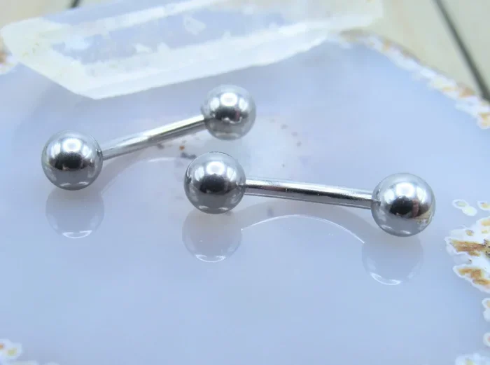 What Length Barbell Is Used for Nipple Piercings