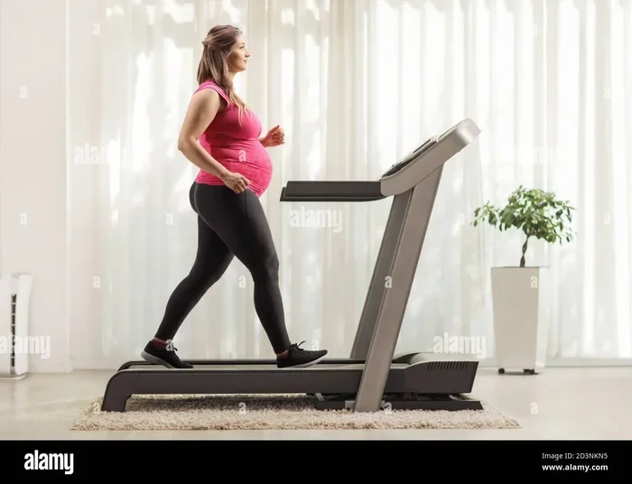 Can I Walk on a Treadmill While Pregnant
