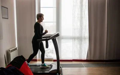 How Long After Eating to Walk on Treadmill
