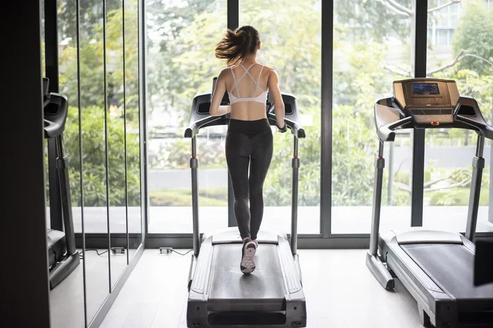 How Far Should I Run on a Treadmill
