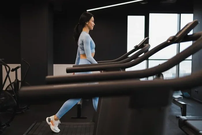 Does Walking on a Treadmill Strengthen Your Core