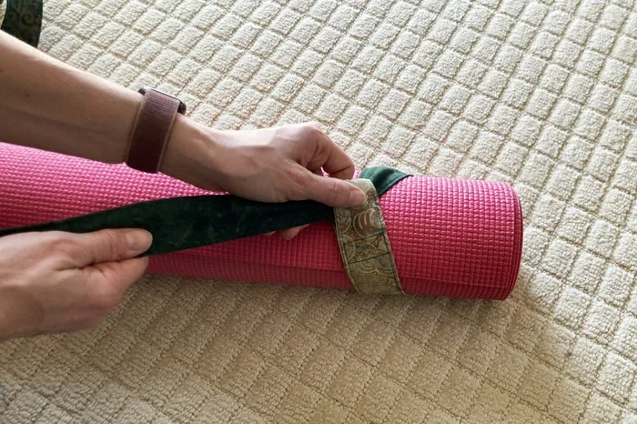 How to Use a Yoga Mat Strap 2