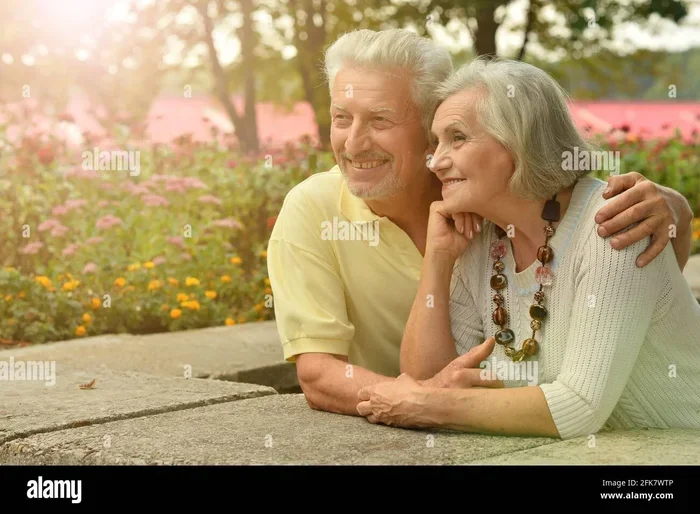 Outdoor Senior Pose Ideas