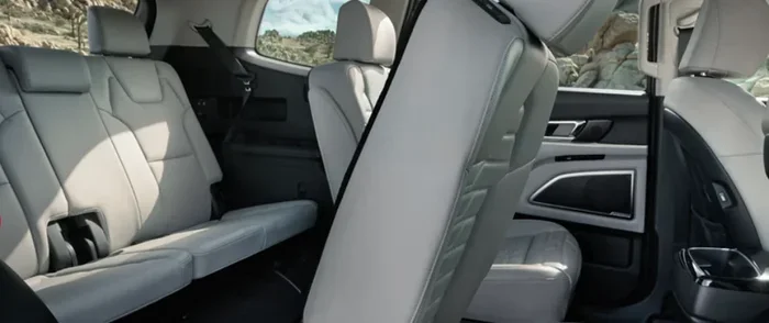 Does the Q8 Come with a Third Row