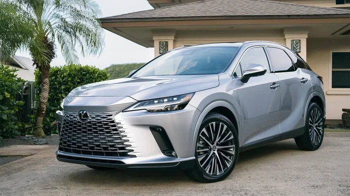 Lexus Diff Between Atomic Grey and Iridium