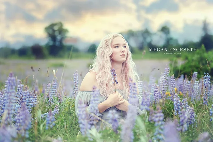Senior Pictures in a Field